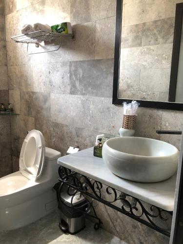 Deluxe Double Room with Balcony image 3