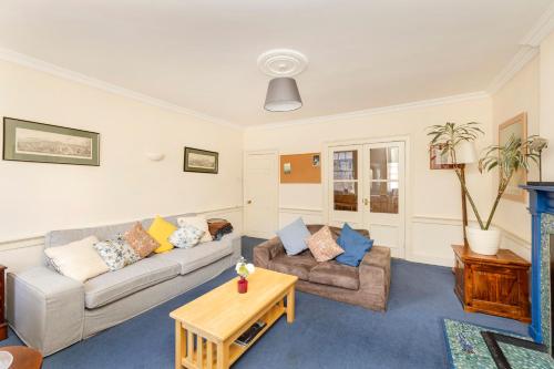 JOIVY Gorgeous 2-bed flat near Edinburgh Castle, Edimburgo (foto 8)