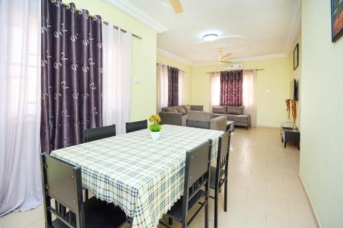 المرافق, Groove Lodge in Tema