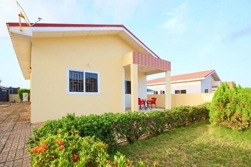 منظر, Groove Lodge in Tema