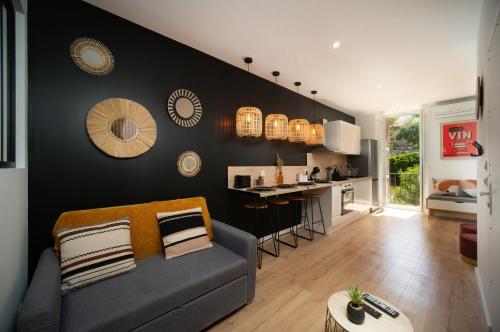 Appartement climatisé 2 chambres avec parking à 10min à pieds de la Gare St Charles, Marseille