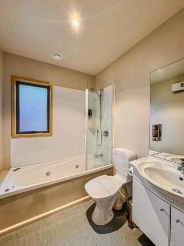 Bealey Avenue Motel - image 4