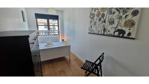 Large 2bd at trendy Portobello Dublin city centre - image 6