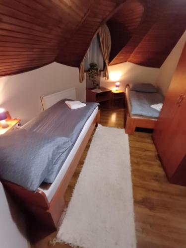 . Vozi Rooms