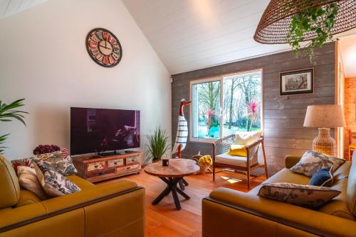 Le Chêne Sacré - Piscine intérieur gîte à louer Kermouël