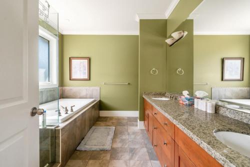 Charming Surrey Residence with Ample Space