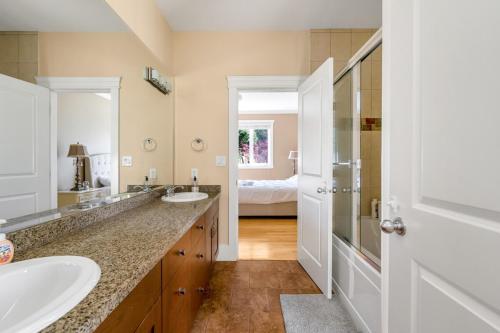 Charming Surrey Residence with Ample Space