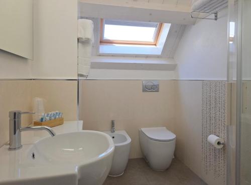 Hotel Lux - image 6