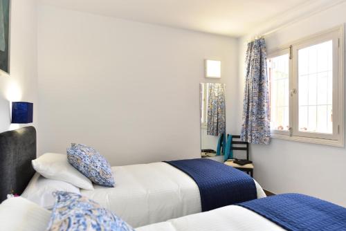 Two-Bedroom House image 1