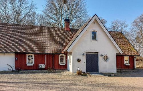 . Amazing Home In Ubbalt With Sauna