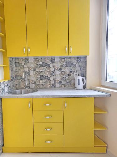 One-Bedroom Apartment image 3