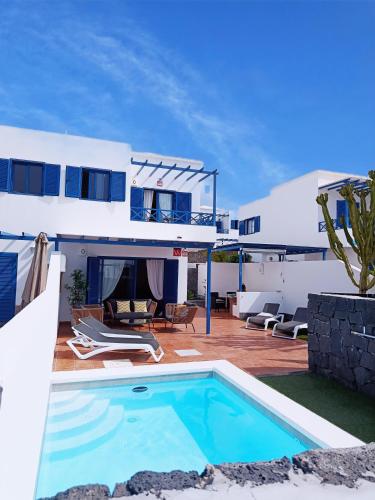 Villa Optimist Rubicón piscina climatizable, frente al mar 1