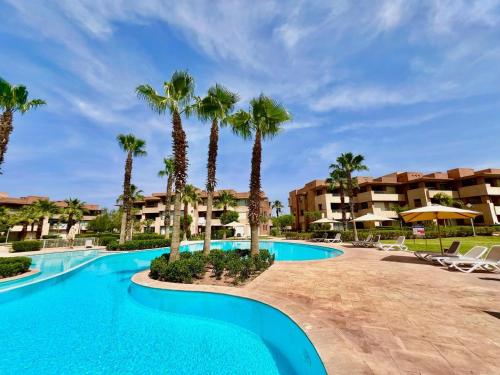 Appart familial de luxe-vue piscine - main image
