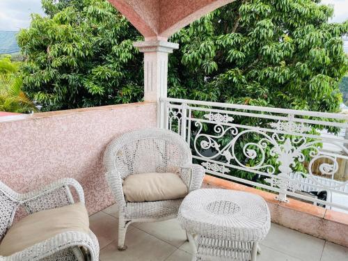 Between two rainbows in Entre Deux