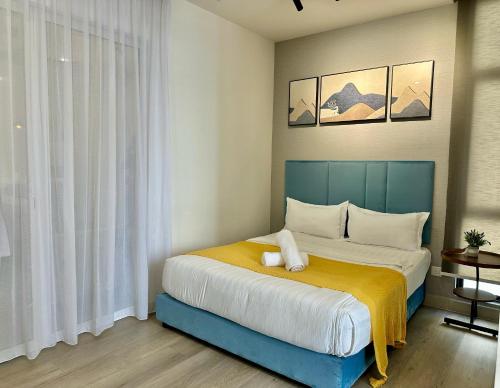 room detail thumbnail 2