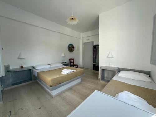 Hotel Hellas Room Type - Deluxe Triple Room