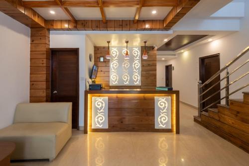 Hotel 30 Degree North Mussoorie - On Mall Road - Mussoorie