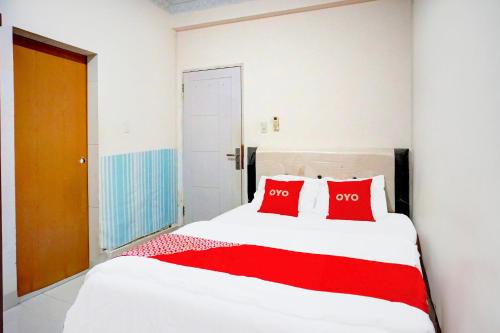 Standard Double Room image 9
