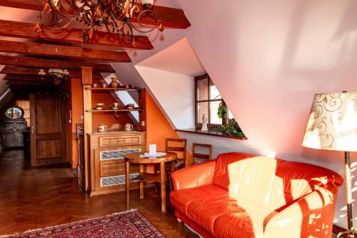 Apartment with Balcony and Old Town View image 4