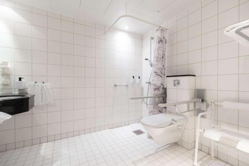 Standard Family Room (2 adults + 2 children)