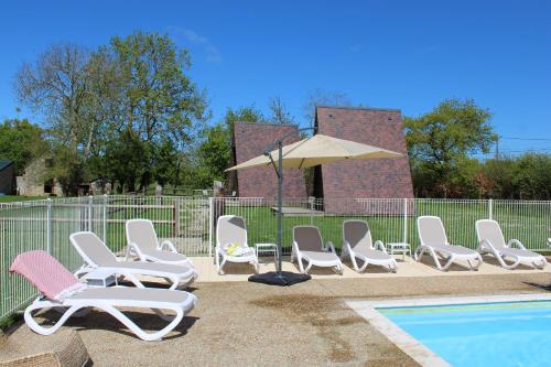 Басейн, Domaine Des Pieris - Chambres d'Hotes in Isigny-sur-Mer