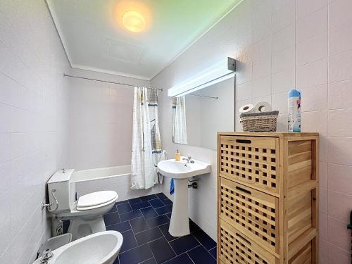 Five-Bedroom House image 7
