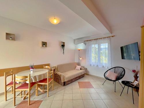 Apartment image 10
