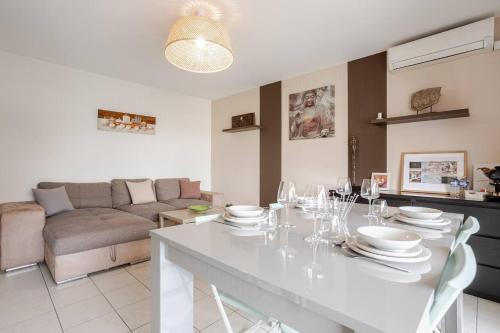 Kitchen, Short Time Suites Frejus "Maia" near aqueduc