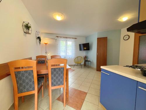 Apartment image 10
