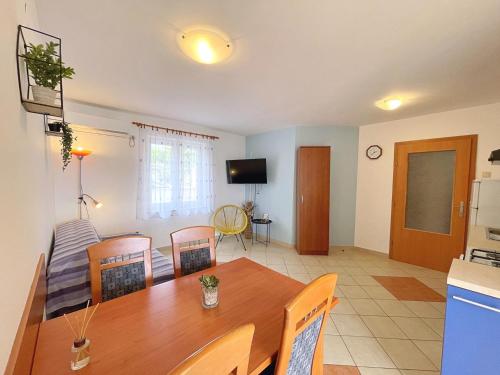 Apartment image 9