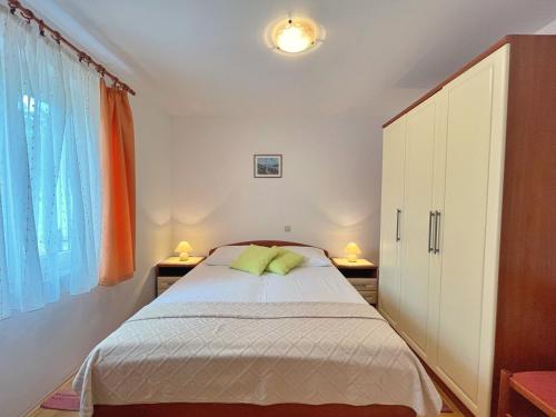 Apartment image 8