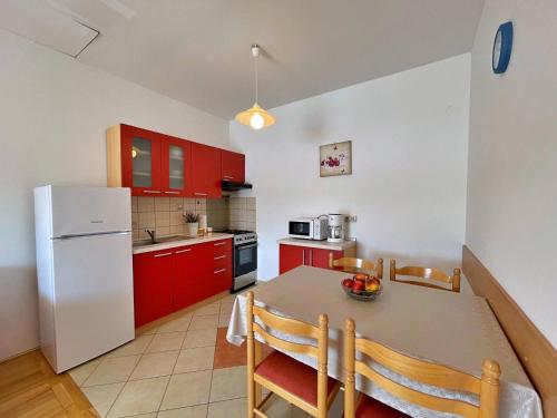 Apartment image 6