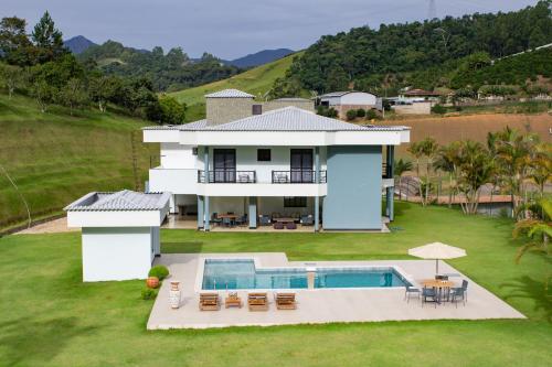 Vaade, Natural Elegance Casa Vale do Sol in Pedra Azul