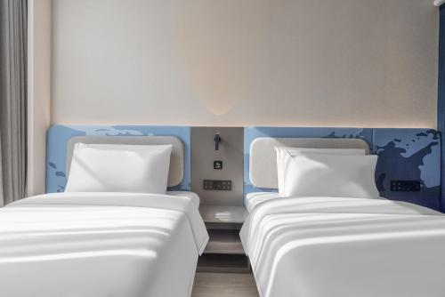 Superior Twin Room room in Atour Light Hotel Nanjing Xinjiekou Hanzhongmen Metro Station