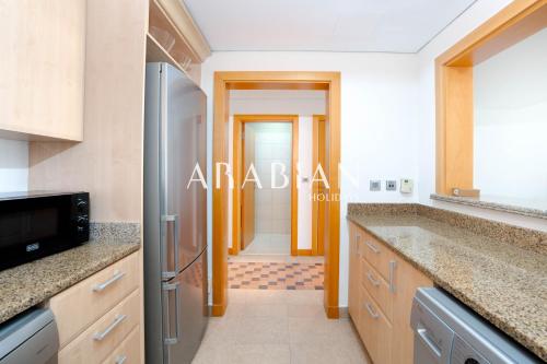 Beautiful 1BR Palm Jumeirah with Pool and Beach Access, Дубай (фото 8)