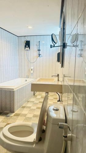더 윈저 부티크 리조트 - 샤워실