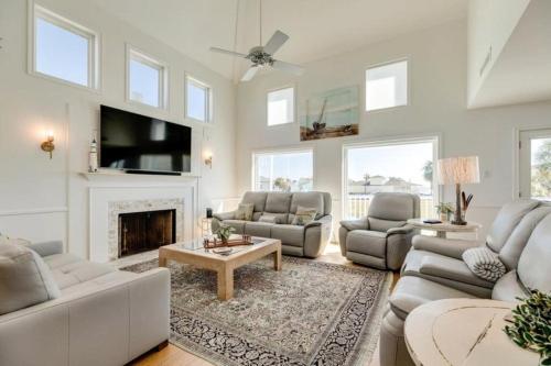 Three-Bedroom House image 7
