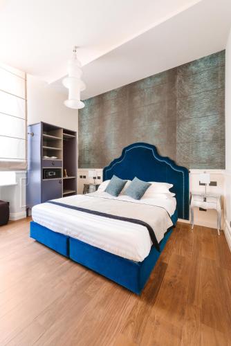 Rhea Silvia Luxury Spagna - image 3