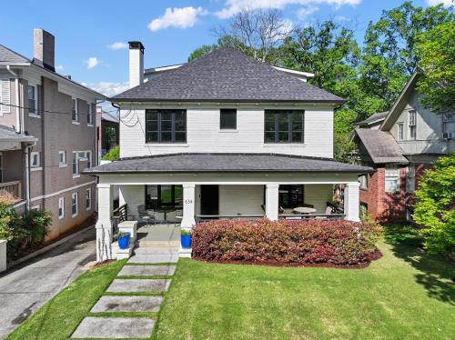 Le Venture in Poncey-Highland