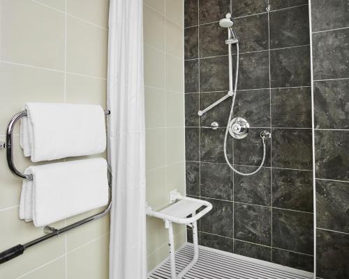 Jurys Inn Hinckley Island - image 5