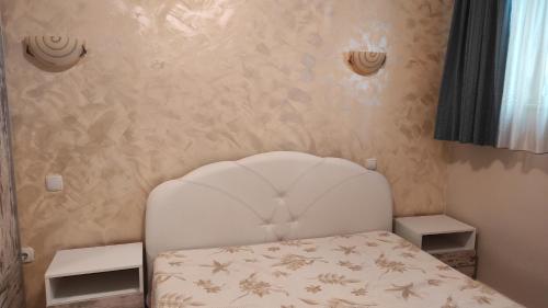 One-Bedroom Apartment image 10