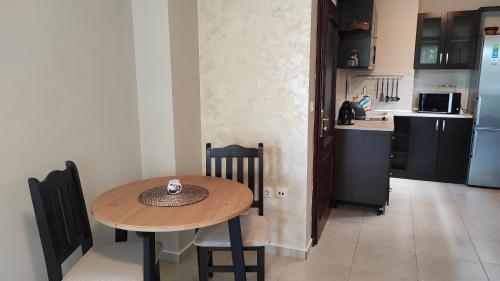 One-Bedroom Apartment image 1
