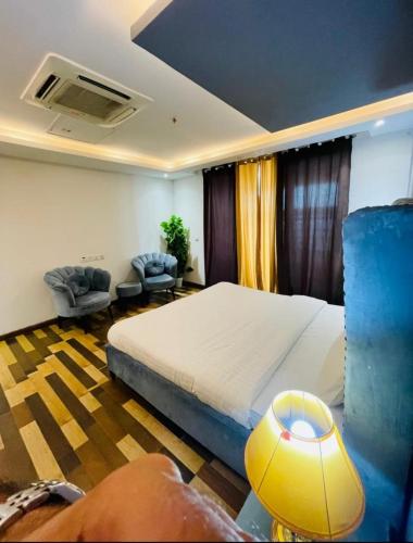 Your Dream Home Awaits in Gold Crest Mall - image 9