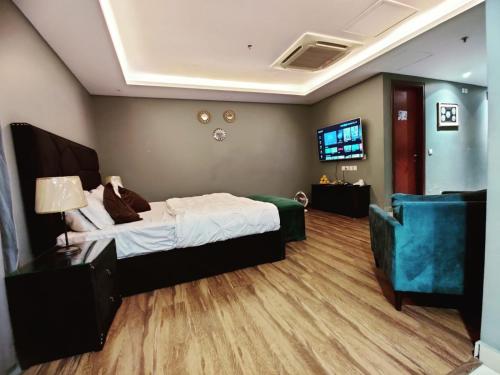 Your Dream Home Awaits in Gold Crest Mall - image 6