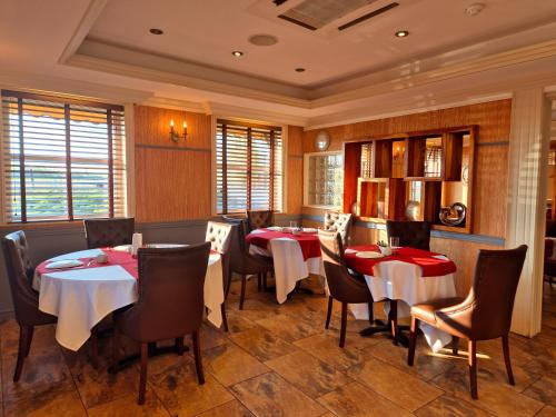 Instalaciones, Supreme Inns in Boston