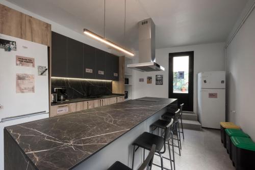 Kitchen, No Limit Hostel Graffiti in Sant Martí