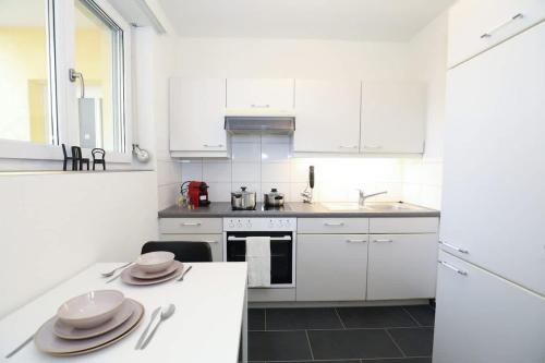 Spacious Parkside Apartment in Central Zurich with Balcony, Zúrich (foto 4)
