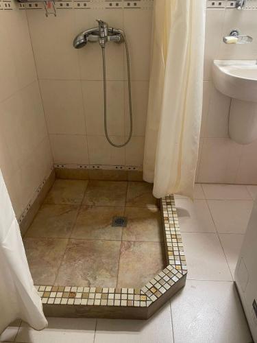 One-Bedroom Apartment with Balcony - Yasen str. Building 2 image 5