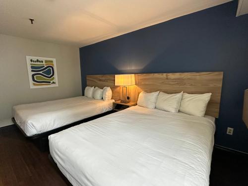 Quadruple Room with Two Queen Beds - Non Smoking