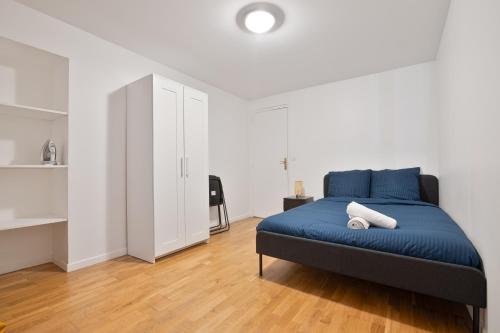 Heart of Paris 1BR-6P Le Marais 8 Free Netflix - image 5